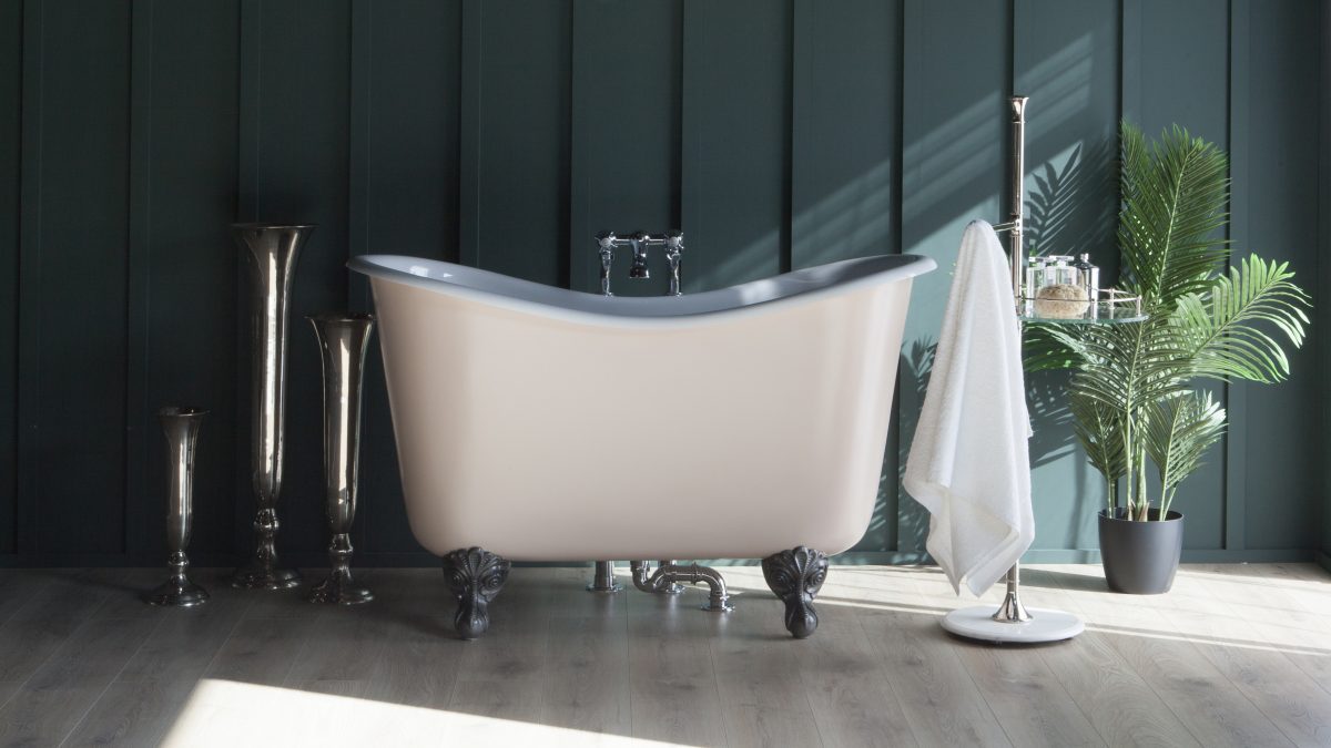 Tubby Too front on view. Bath shown with painted exterior and burnished iron feet.