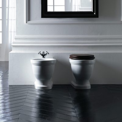 Volda White Back to Wall toilet and bidet